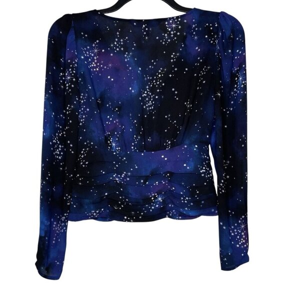 White House Black Market Womens Blouse Size 4 Stars Pattern V-Neck Ruched Front - Picture 2 of 9